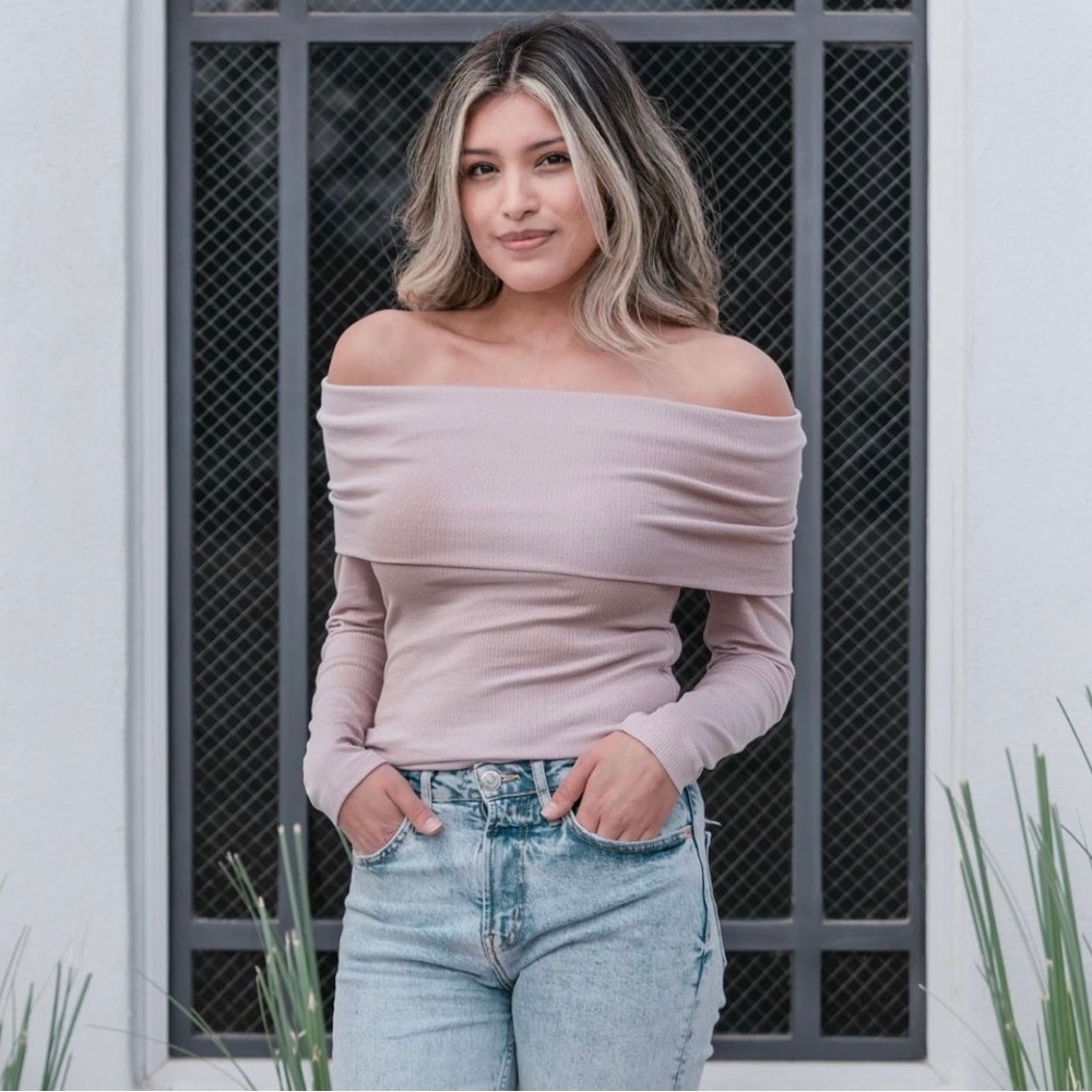 Off shoulder long sleeve blouse